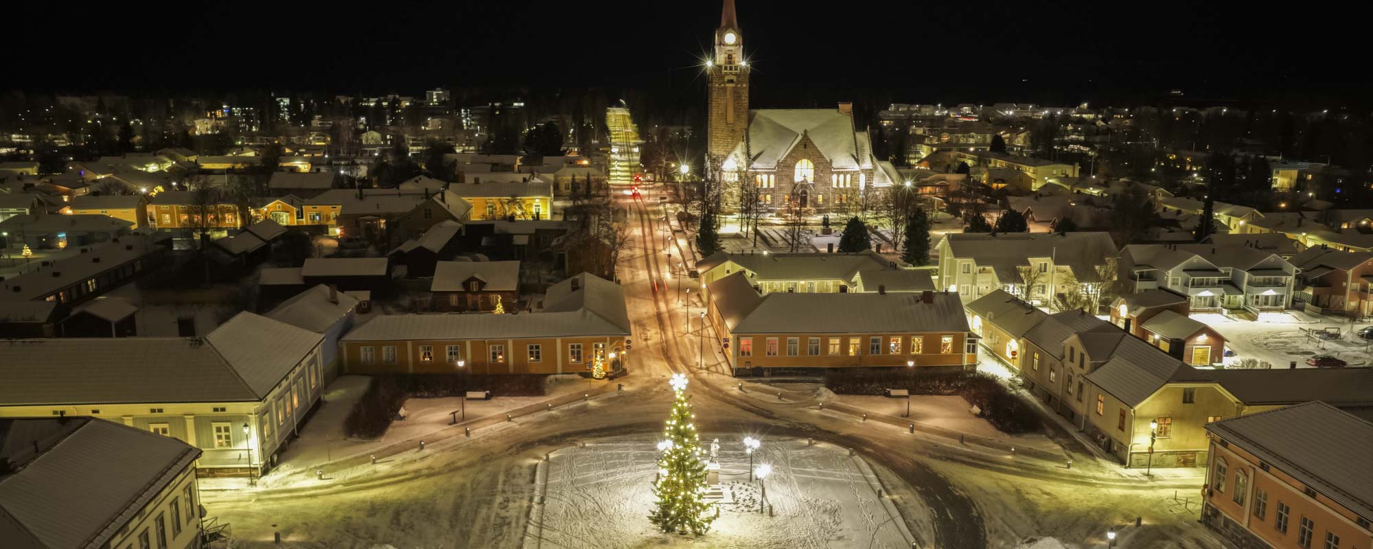 homepage-lang-merchant-house-winter-evening